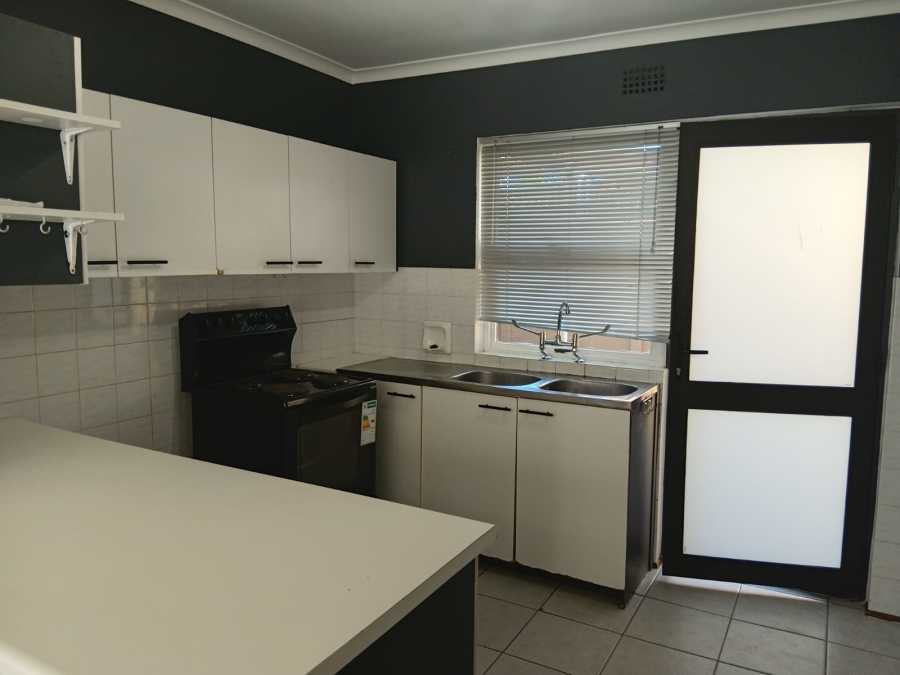To Let 2 Bedroom Property for Rent in Diep River Western Cape